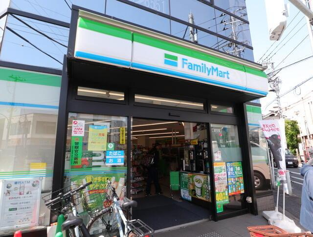 ソルナクレイシア久我山の周辺|ファミリーマート久我山駅南店まで444m