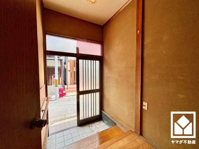南区東九条南石田町の玄関