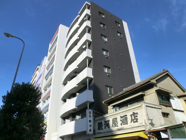 エクセル王子北の外観|高いマンションなのでとても目立ちます。