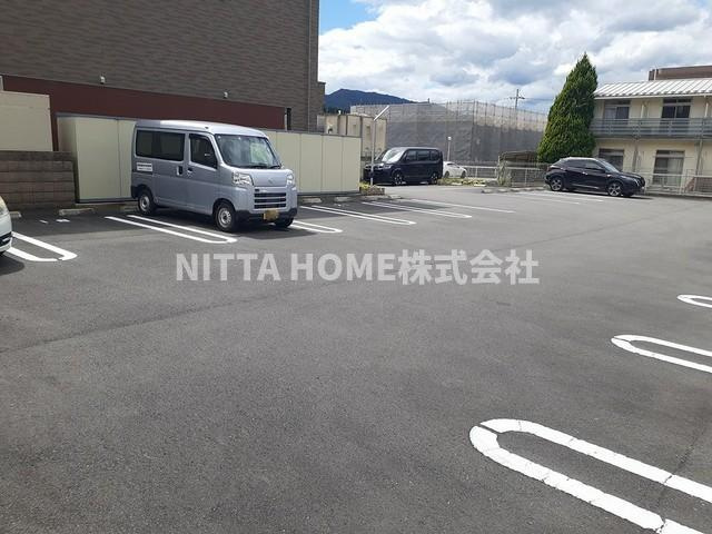 福知山市字堀のアパートの駐車場|駐車場は２台分の空きがあります！