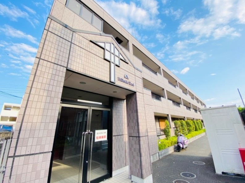 Hillside　Eastのエントランス