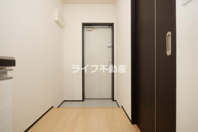 フジパレス高井田の玄関