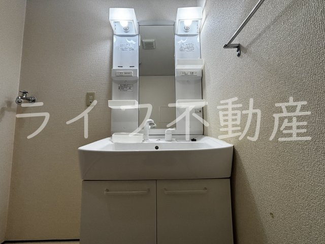 ランデックス弐番館の独立洗面台|独立洗面化粧台が付いています