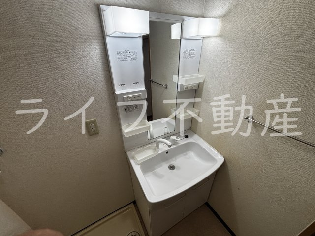 ランデックス弐番館の洗面所|脱衣スペースもあります