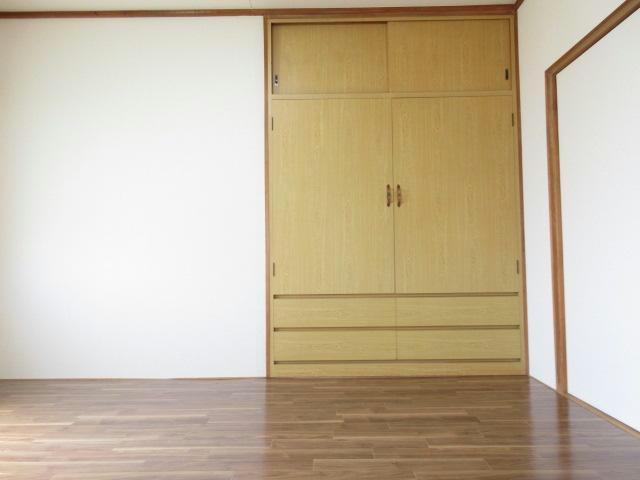 啓西ハイツの収納