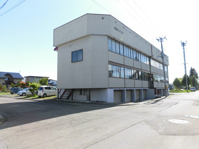 啓西ハイツの駐車場