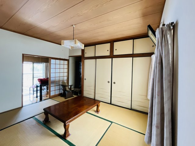【和室】 | 相生市千尋町/中古戸建 | 畳の上でゆっくりとくつろげる和室です
