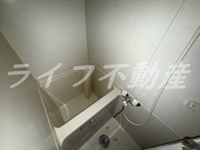長栄寺第5コープの浴室|コンパクトで使いやすいお風呂です