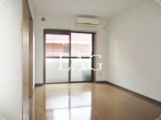 【居間・リビング】 | こぶしハイム | 洋室のお部屋です。