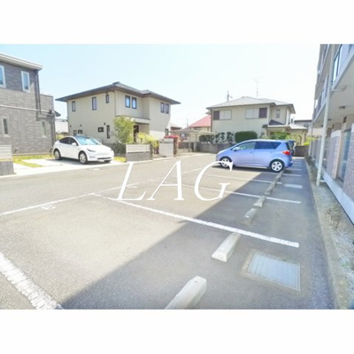 【駐車場】 | ロイヤル　ガーデン | 駐車場です。