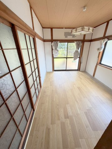 安芸郡府中町桜ケ丘の倉庫の内装