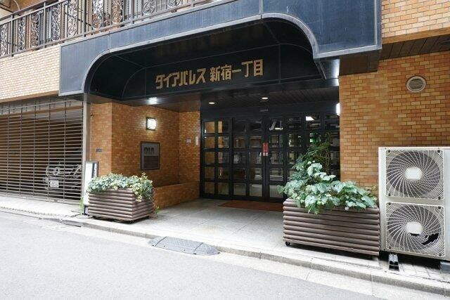 ダイアパレス新宿１丁目のエントランス
