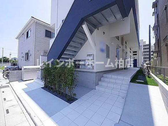 ＣＢ八潮プレシアのエントランス|毎日通るエントランスはこのようになっています