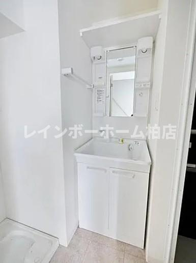 ＣＢ八潮プレシアの洗面所|独立洗面台です