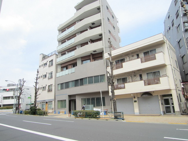 ＶＩＶＲＥの外観|2012年築のマンションです。