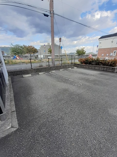 アヴァン　パルク　Ｅの駐車場|駐車場