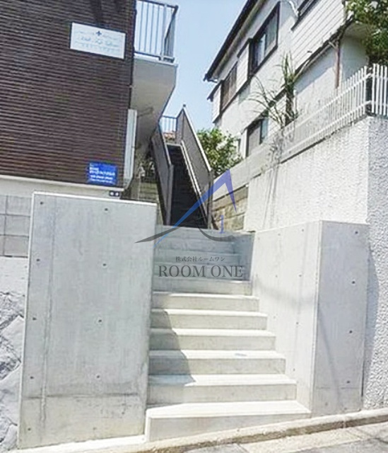 ヒルトップラインのエントランス|エントランスです。