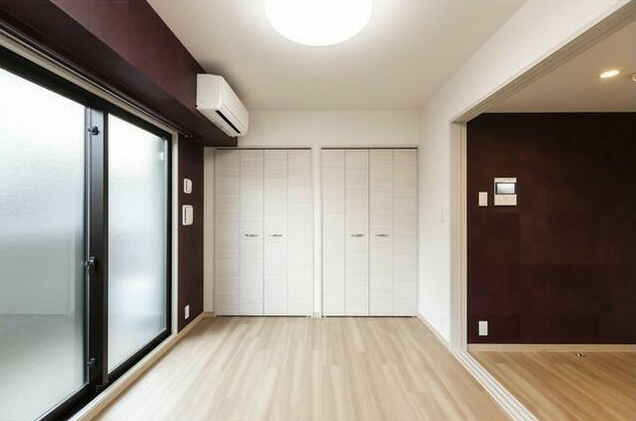 【居間・リビング】 | シェル中野弥生町 | 6.3帖のきれいな洋室。