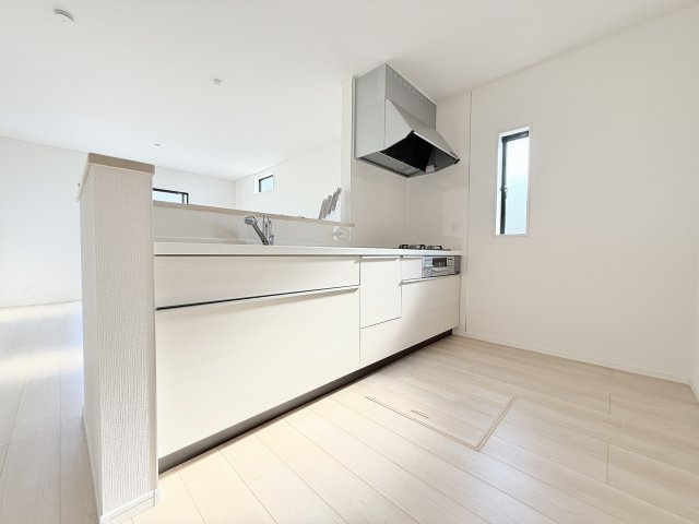 磐田市森本　第1のキッチン|お手入れしやすいキッチンで、床下収納もありとても便利ですよ！