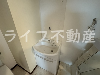 S-FORT大今里西の独立洗面台|独立洗面台、小物を置くことができて便利です