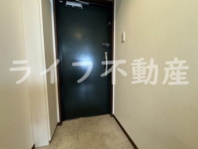 S-FORT大今里西の玄関|収納もある玄関です