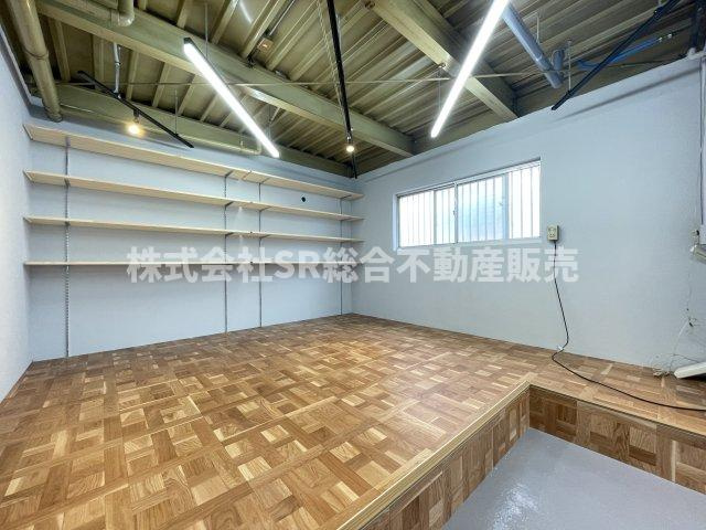 横小路町5丁目中古戸建のその他共用部分|1Fは店舗・事務所、ガレージハウスとしてもご利用いただけます！