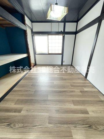 横小路町5丁目中古戸建の寝室|シンプルで使いやすい洋室です！