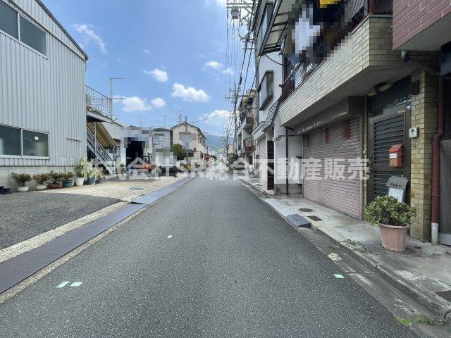 横小路町5丁目中古戸建の前面道路含む現地写真|前面道路含む現地写真です