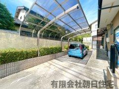 【駐車場】 | 東生馬町中古戸建 | カーポート付なので、天候が悪い日も安心です。