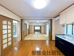 【居間・リビング】 | 東生馬町中古戸建 | おしゃれなリビングです