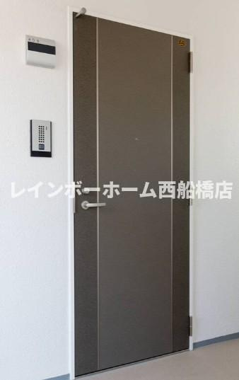 レオ伍拾番館の玄関