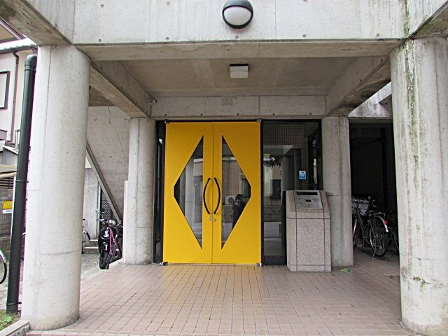 プレステージ宝塚売布のエントランス