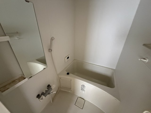 大軽町戸建の浴室