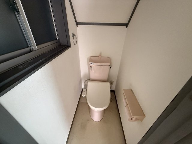 大軽町戸建のトイレ