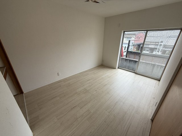 大軽町戸建の居間・リビング