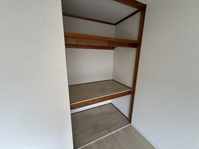 大軽町戸建の収納