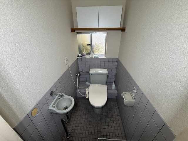 大軽町戸建のトイレ