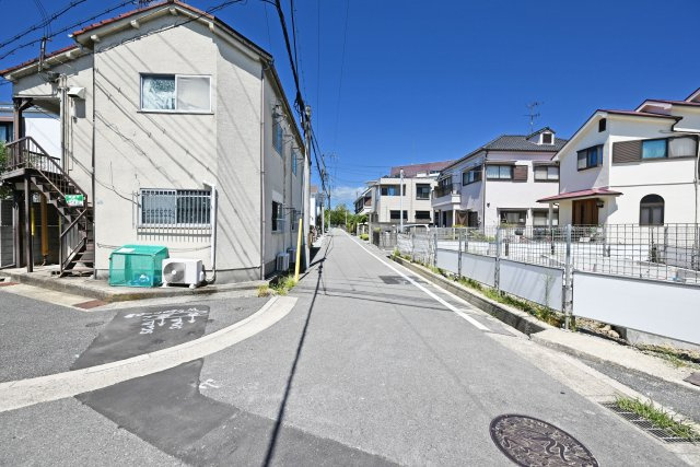 鈴原町9丁目新築一戸建て全3区画│3LDK+駐車1台可の外観|現地西側から撮影した外観写真正面です。