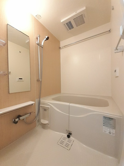 藤沢市城南３丁目のアパートの浴室