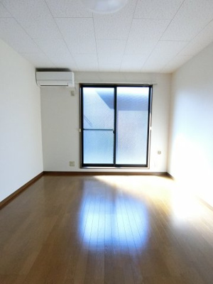 【寝室】 | プレジール助松