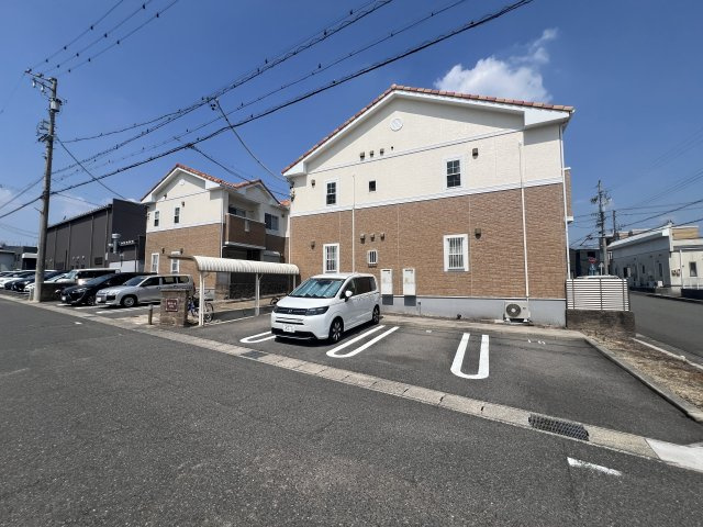 パルテールB棟の駐車場