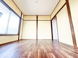 西板持8丁目貸家の寝室