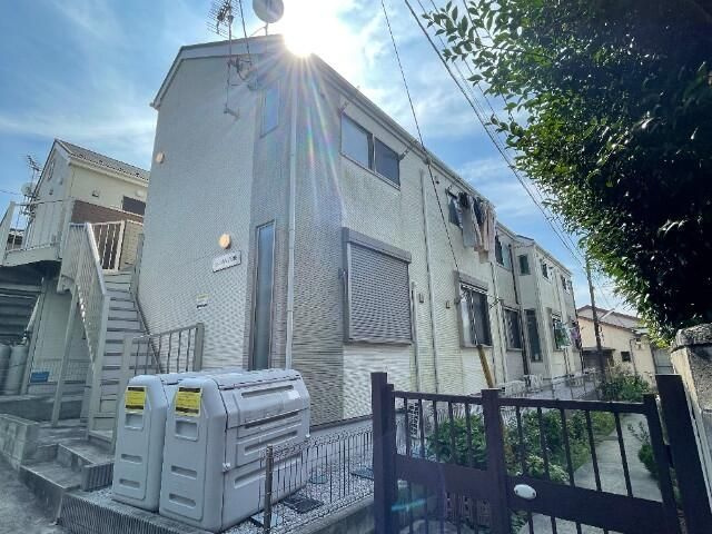 横浜市中区西之谷町のアパートの外観