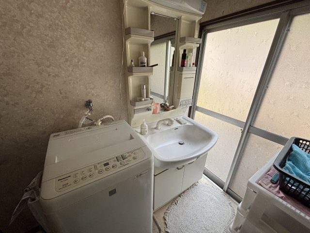 赤坂町早戸の独立洗面台