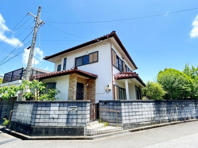 【外観】 | 中古一戸建　高知市瀬戸西町３丁目 | リフォーム中です