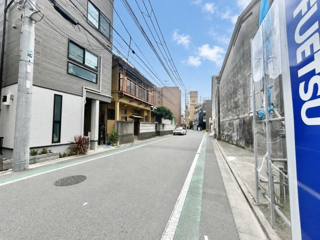 荒川区町屋7丁目　中古戸建の前面道路含む現地写真|2026.07.26撮影

現地ご見学希望・資料請求などお気軽にお問い合わせ下さい！
03-5990-5201