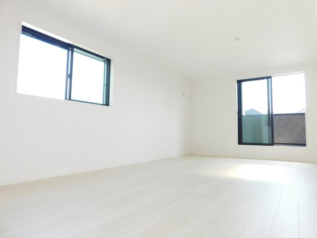 名古屋市中川区愛知町の新築一戸建の居間・リビング|◇リビング◇　　南面で明るく広いリビング２０．７帖　大きな窓の開放感のある空間♪