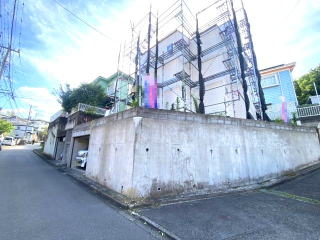 町田市西成瀬３丁目　新築戸建の前面道路含む現地写真