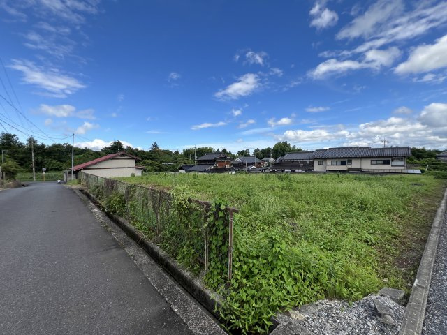 津山市日本原　売土地486坪の前面道路含む現地写真