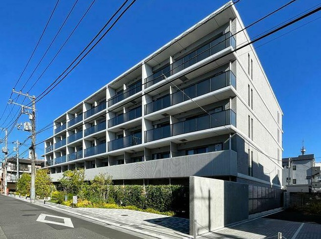 【外観】 | ウエリスアーバン中野坂上 | 鉄筋コンクリート造のがっちりとした建物。